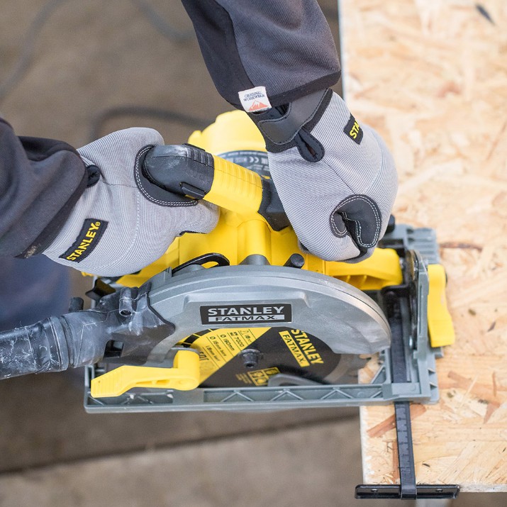 Дисковая пила Stanley FatMax FME301