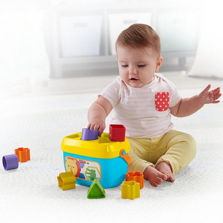 Сортер Fisher Price Galeata cu forme (FFC84)