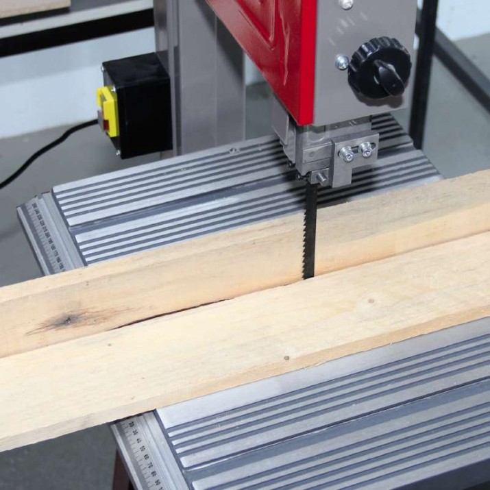 Fierăstrău cu banda de masă Einhell TC-SB 305 U (43.080.55)