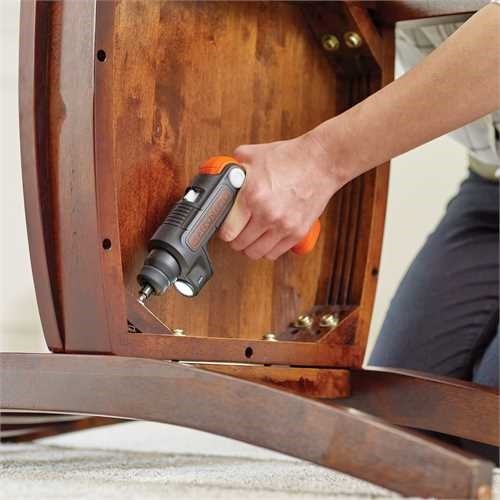 Аккумуляторная отвертка Black&Decker BDCSFL20C Li-Ion