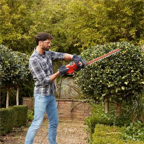 Кусторез электрический Black&Decker  BEHT201 