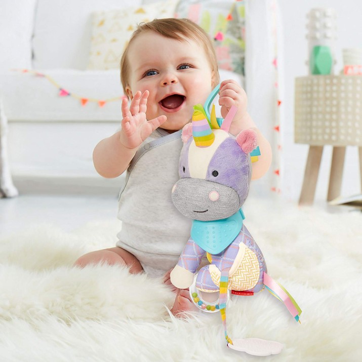Jucărie pentru pătuturi si carucioare Skip Hop Bandana Buddies Unicorn (306210)