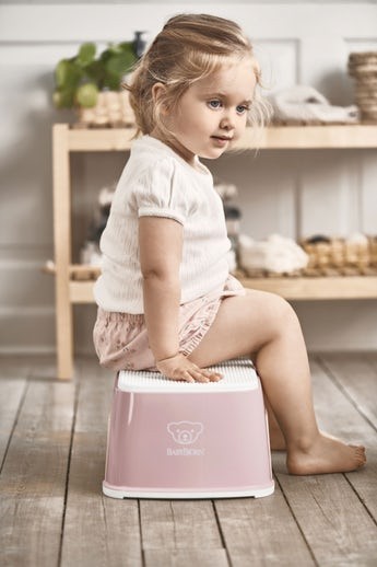 Înăltător baie BabyBjorn Step Stool Powder Pink/White (061264A)