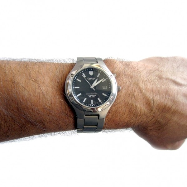Наручные часы Casio LIN-165-1B