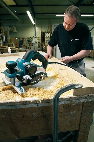 Рубанок Makita KP0810