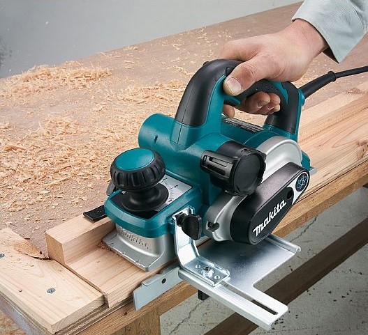 Рубанок Makita KP0810C