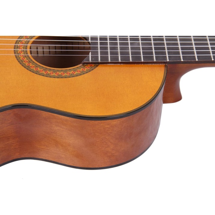 Классическая гитара Yamaha C70 Natural