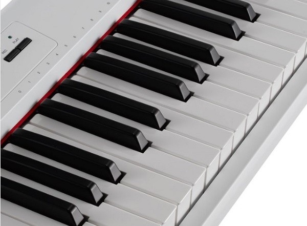 Pian digital Yamaha NP-32 White