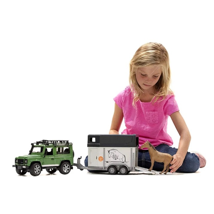 Mașină Bruder Land Rover Defender with horse trailer (02592)