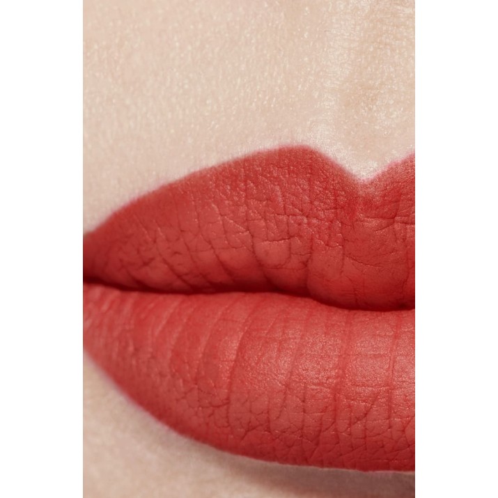 Ruj de buze Chanel Rouge Allure Velvet Extreme Matte 110 Impressive
