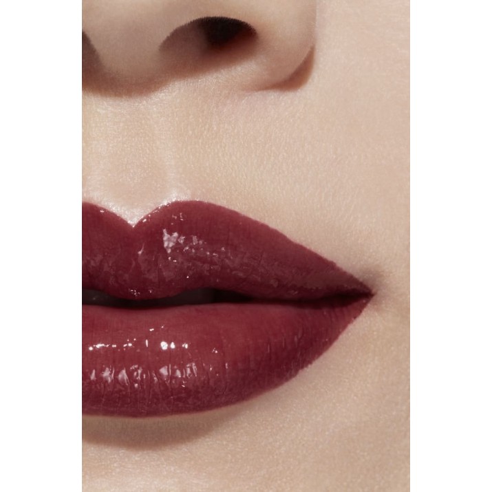 Ruj de buze Chanel Rouge Coco Flash Vibrant Shine 102 Noir Moderne