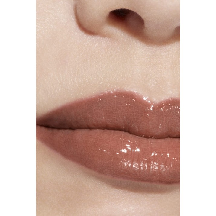 Ruj de buze Chanel Rouge Coco Flash Vibrant Shine 56 Moment
