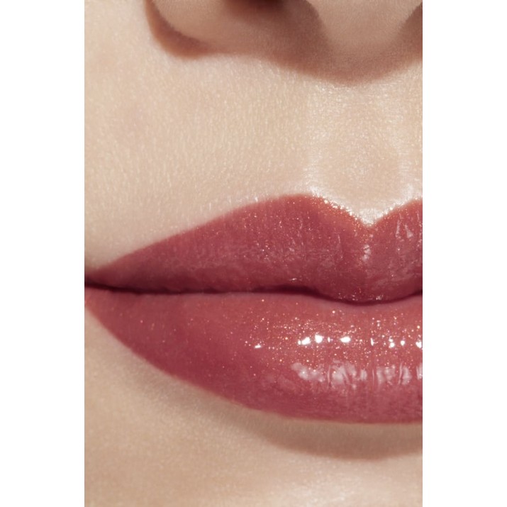 Ruj de buze Chanel Rouge Coco Flash Vibrant Shine 82 Live