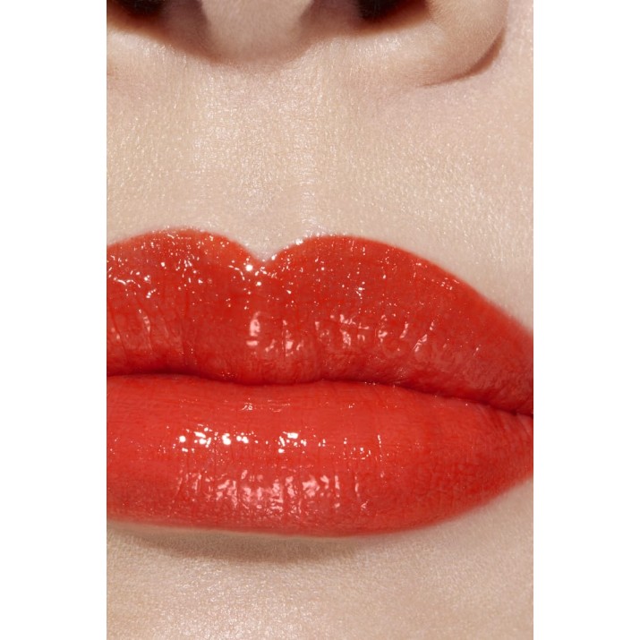 Ruj de buze Chanel Rouge Coco Flash Vibrant Shine 62 Fire
