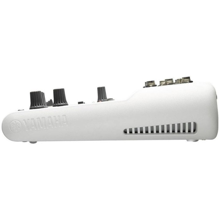 Микшер Yamaha AG03