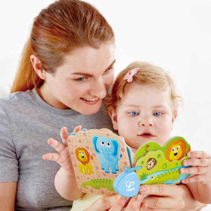Carte educațională pentru copii Hape Baby's Wild Animal Book (E0047A)