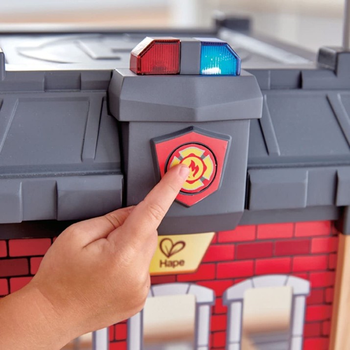 Set de joс pentru pompieri Hape City Fire Station (E3023A)