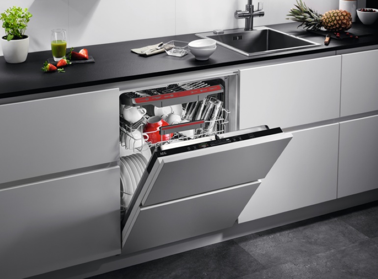 Встраиваемая посудомоечная машина AEG FSB53907Z